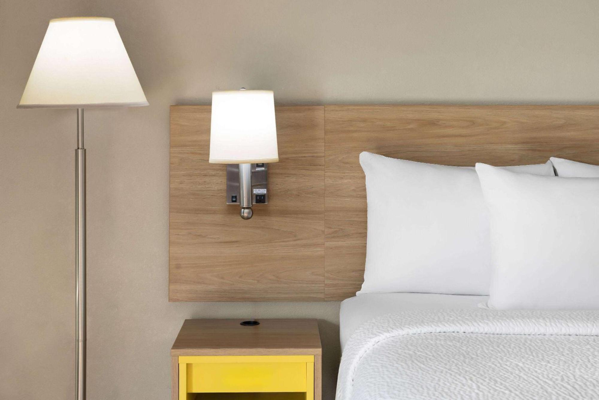 Days Inn By Wyndham Pottstown Exteriör bild
