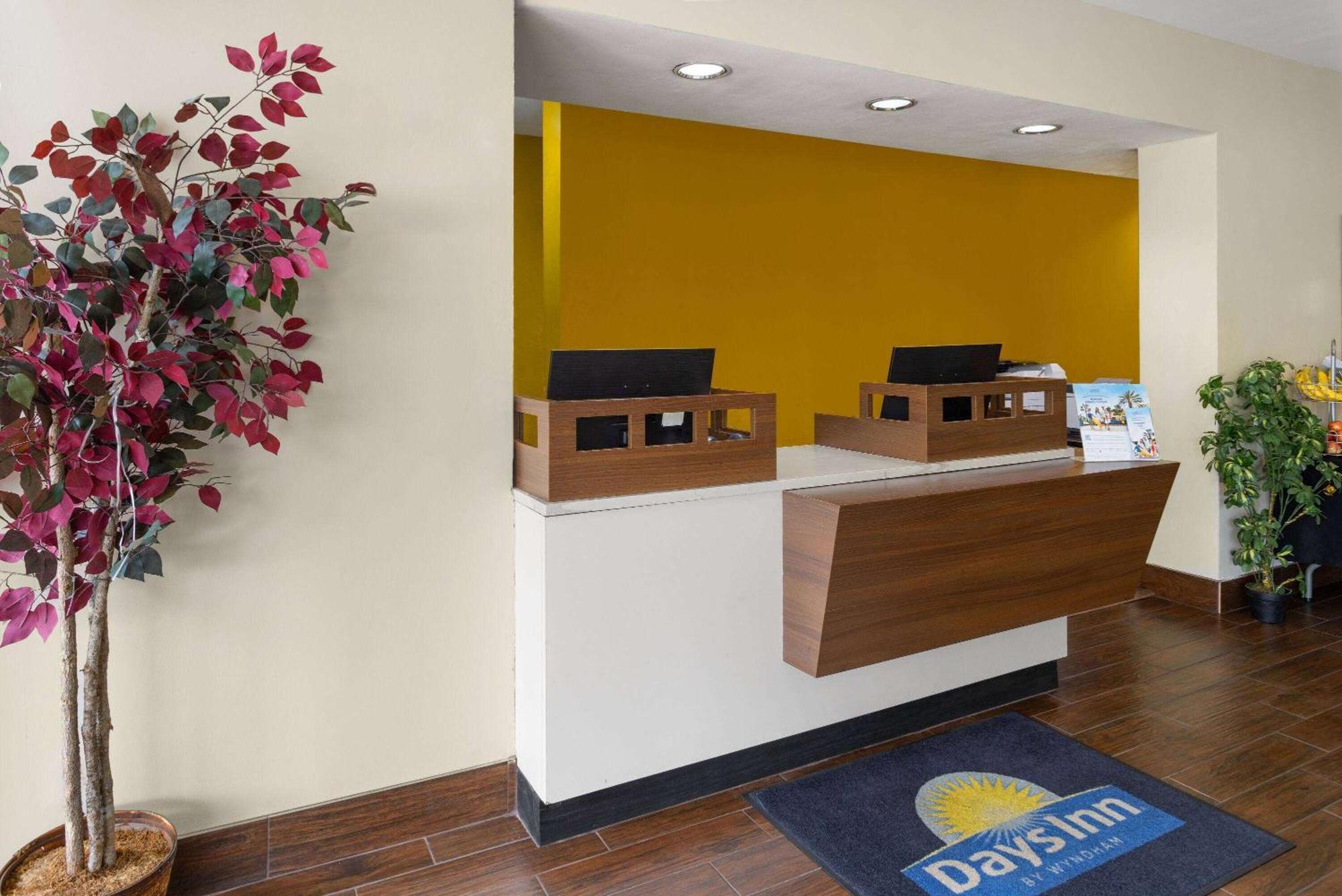 Days Inn By Wyndham Pottstown Exteriör bild